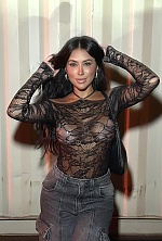 Ukrainian mail order bride Laura from Brasília with black hair and brown eye color - image 5