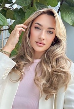 Ukrainian mail order bride Maria from Rome with blonde hair and brown eye color - image 3