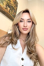 Ukrainian mail order bride Maria from Rome with blonde hair and brown eye color - image 2