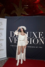 Ukrainian mail order bride Tetiana from Chicago with black hair and blue eye color - image 9