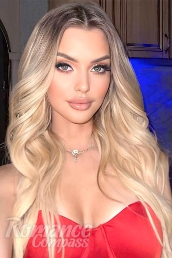 Ukrainian mail order bride Sofiia from Kyiv with blonde hair and green eye color - image 1