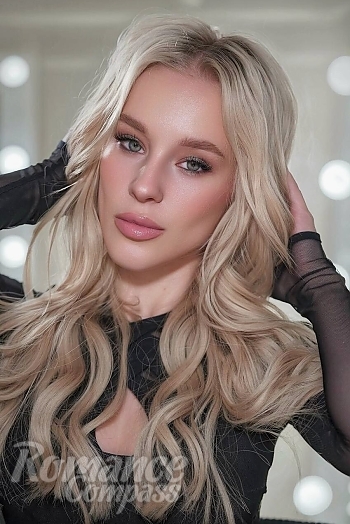 Ukrainian mail order bride Veronika from Odesa with blonde hair and green eye color - image 1