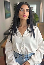 Ukrainian mail order bride Magali from Paraná with black hair and green eye color - image 12