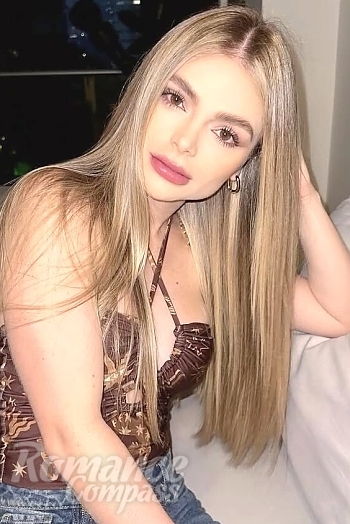 Ukrainian mail order bride Camila from Medellín with blonde hair and brown eye color - image 1