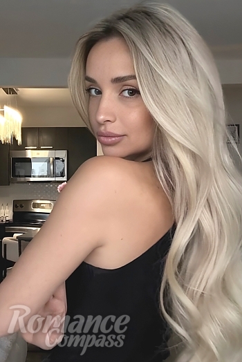 Ukrainian mail order bride Natalia from Los Angeles with blonde hair and grey eye color - image 1