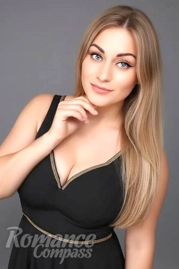 Ukrainian mail order bride Victoria from Chornomorsk with light brown hair and grey eye color - image 1