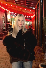 Ukrainian mail order bride Olga from Kryvyi Rih with blonde hair and green eye color - image 9