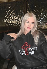 Ukrainian mail order bride Olga from Kryvyi Rih with blonde hair and green eye color - image 2