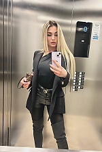 Ukrainian mail order bride Kristina from Milan with blonde hair and green eye color - image 3