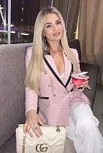 Ukrainian mail order bride Kristina from Milan with blonde hair and green eye color - image 2