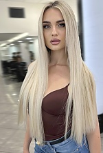 Ukrainian mail order bride Kristina from Milan with blonde hair and green eye color - image 7