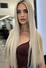 Ukrainian mail order bride Kristina from Milan with blonde hair and green eye color - image 9