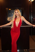 Ukrainian mail order bride Kristina from Milan with blonde hair and green eye color - image 4