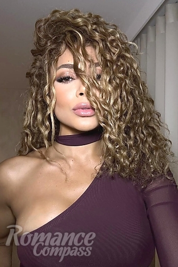 Ukrainian mail order bride Jenifer from Medellín with blonde hair and brown eye color - image 1