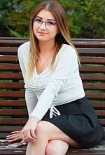 Ukrainian mail order bride Mariana from Cherkasy with light brown hair and brown eye color - image 4