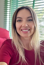 Ukrainian mail order bride Larysa from Lviv with brunette hair and green eye color - image 6