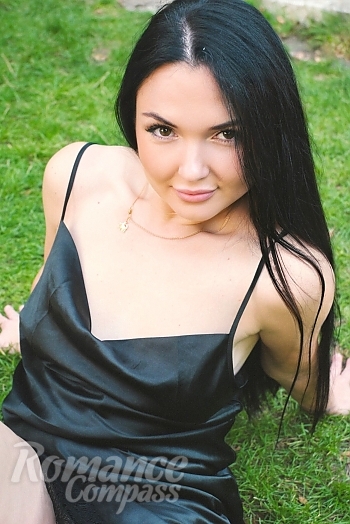 Ukrainian mail order bride Marina from Kremenchug with brunette hair and brown eye color - image 1