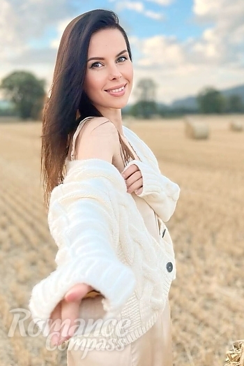Ukrainian mail order bride Maryna from Kharkiv with light brown hair and grey eye color - image 1