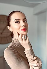 Ukrainian mail order bride Maryna from London with light brown hair and grey eye color - image 7