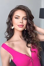 Ukrainian mail order bride Maryna from London with light brown hair and grey eye color - image 2