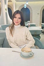 Ukrainian mail order bride Maryna from London with light brown hair and grey eye color - image 3