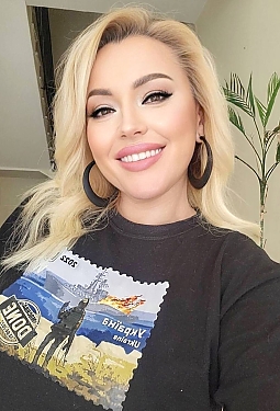 Lina, 46 y.o. from Milan, Italy