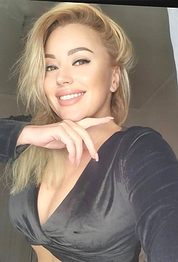 Lina, 45 y.o. from Milan, Italy