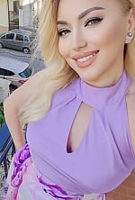 Ukrainian mail order bride Lina from Milan with blonde hair and brown eye color - image 2