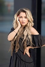 Ukrainian mail order bride Yulia from Düsseldorf with blonde hair and green eye color - image 8