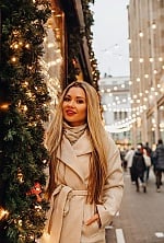 Ukrainian mail order bride Yulia from Düsseldorf with blonde hair and green eye color - image 11