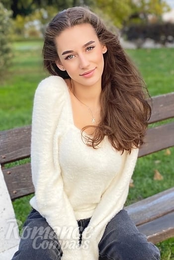 Ukrainian mail order bride Anna from Cherkasy with brunette hair and blue eye color - image 1