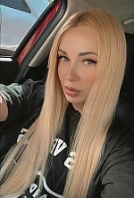 Ukrainian mail order bride Violetta from Los Angeles with blonde hair and green eye color - image 4