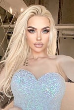Ukrainian mail order bride Darya from Lviv with blonde hair and green eye color - image 2