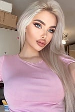 Ukrainian mail order bride Darya from Lviv with blonde hair and green eye color - image 5