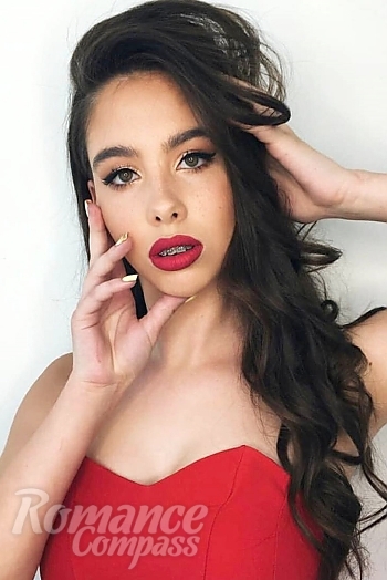 Ukrainian mail order bride Liza from Dnipro with brunette hair and green eye color - image 1