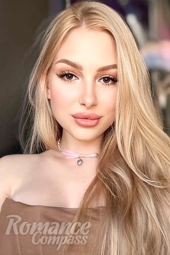 Ukrainian mail order bride Karyna from Kyiv with blonde hair and brown eye color - image 1
