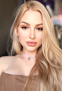 Karyna, 22 y.o. from Kyiv, Ukraine