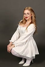 Ukrainian mail order bride Karyna from Kyiv with blonde hair and brown eye color - image 6