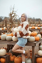 Ukrainian mail order bride Olena from Kropivnitskiy with blonde hair and brown eye color - image 3