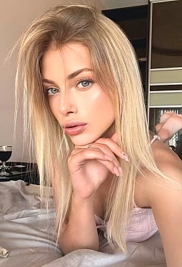 Daria, 20 y.o. from Kharkiv, Ukraine