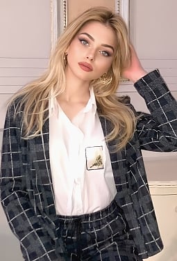 Daria, 20 y.o. from Kharkiv, Ukraine