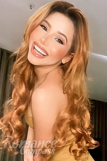 Ukrainian mail order bride Maria from Surubim with black hair and brown eye color - image 1