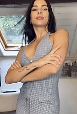 Ukrainian mail order bride Alexandra from Milan with black hair and green eye color - image 3