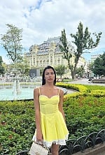 Ukrainian mail order bride Alexandra from Milan with black hair and green eye color - image 4