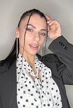 Ukrainian mail order bride Alexandra from Milan with black hair and green eye color - image 7