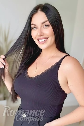 Ukrainian mail order bride Alona from Odesa with light brown hair and hazel eye color - image 1