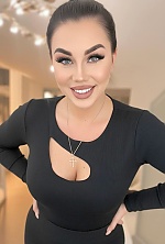 Ukrainian mail order bride Alona from Odesa with light brown hair and hazel eye color - image 7