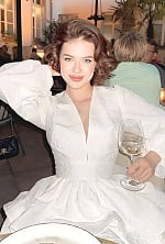 Ukrainian mail order bride Zlata from Kyiv with brunette hair and blue eye color - image 2