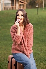 Ukrainian mail order bride Oksana from Ankara with light brown hair and green eye color - image 8