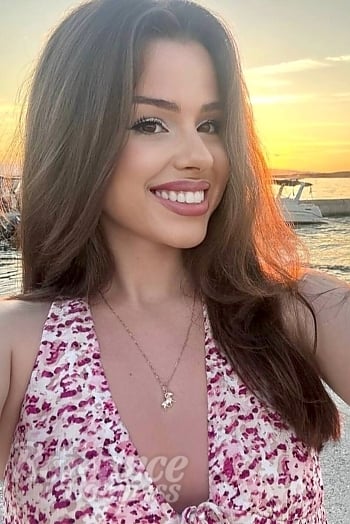 Ukrainian mail order bride Tetiana from Kyiv with light brown hair and brown eye color - image 1